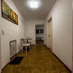 Lägenhet Crown Living Basic - Zentrale Mit Wlan, Kostenloser Parkplatz, Self Check-in, Ideal Fuer Feriengaeste Und Geschaeftsreisende Dornbirn