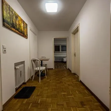 Apartment Crown Living Basic - Zentrale Mit Wlan, Kostenloser Parkplatz, Self Check-in, Ideal Fuer Feriengaeste Und Geschaeftsreisende Dornbirn