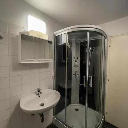 Crown Living Basic - Zentrale Mit Wlan, Kostenloser Parkplatz, Self Check-in, Ideal Fuer Feriengaeste Und Geschaeftsreisende Dornbirn