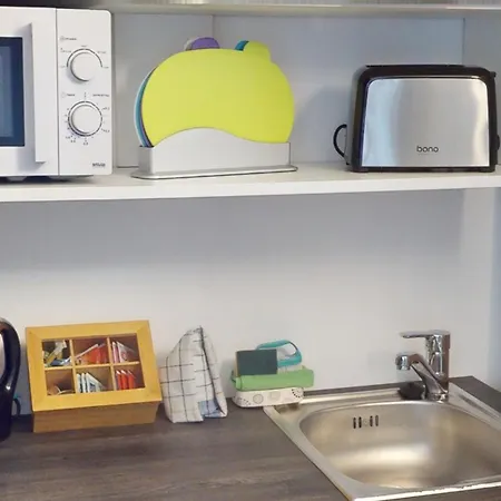 Apartment Crown Living Basic - Zentrale Mit Wlan, Kostenloser Parkplatz, Self Check-in, Ideal Fuer Feriengaeste Und Geschaeftsreisende