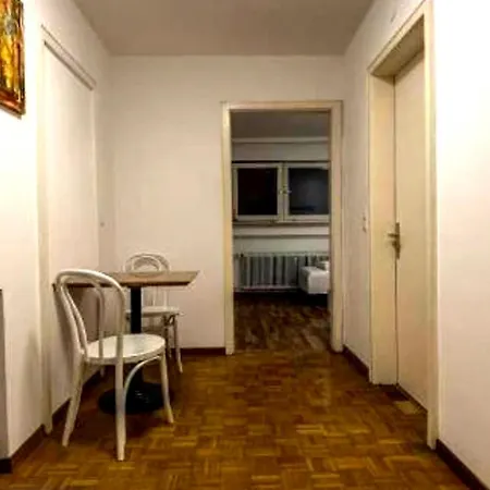 Crown Living Basic - Zentrale Mit Wlan, Kostenloser Parkplatz, Self Check-in, Ideal Fuer Feriengaeste Und Geschaeftsreisende Dornbirn