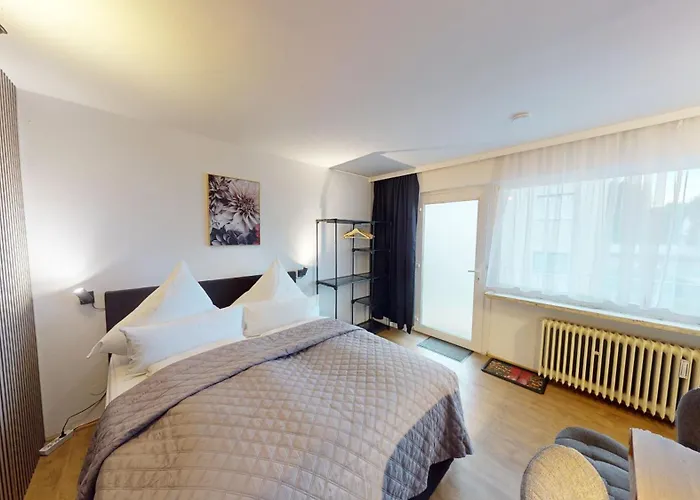 Crown Living Basic - Zentrale Mit Wlan, Kostenloser Parkplatz, Self Check-in, Ideal Fuer Feriengaeste Und Geschaeftsreisende *